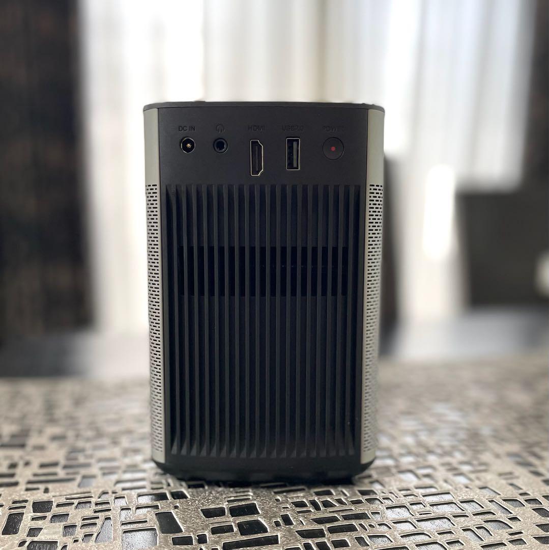 中古 XGIMI HALO 1080P ポータブルプロジェクター