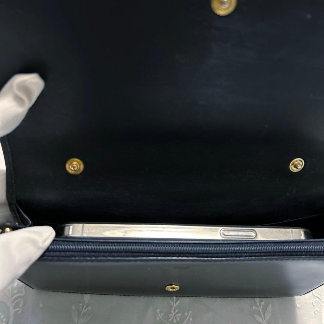 希少 LOEWE ポシェット型レザー長財布 ネイビー