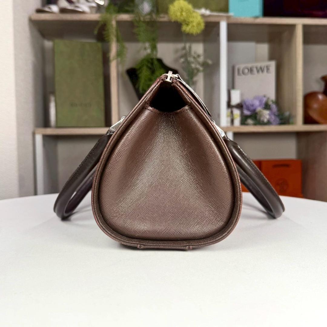 美品 BURBERRY サフィアーノ レザー ミニ ドラムバッグ