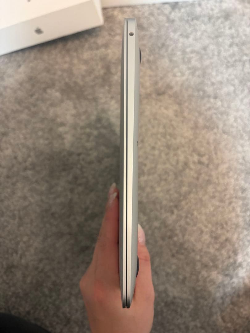 動作良好　MacBook Air 13.3 2020/8GB/シルバー