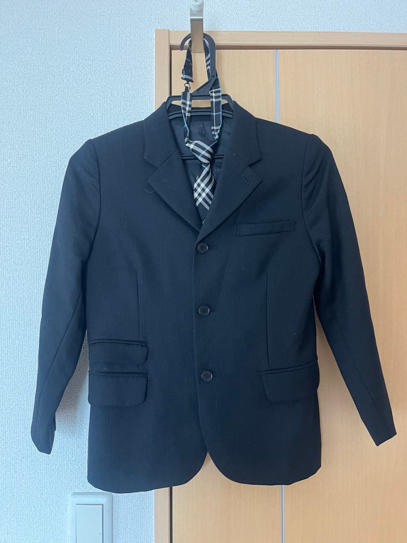 極美品　BURBERRY ブラックスーツ・ブレザー 130A 上下　大幅値下げ