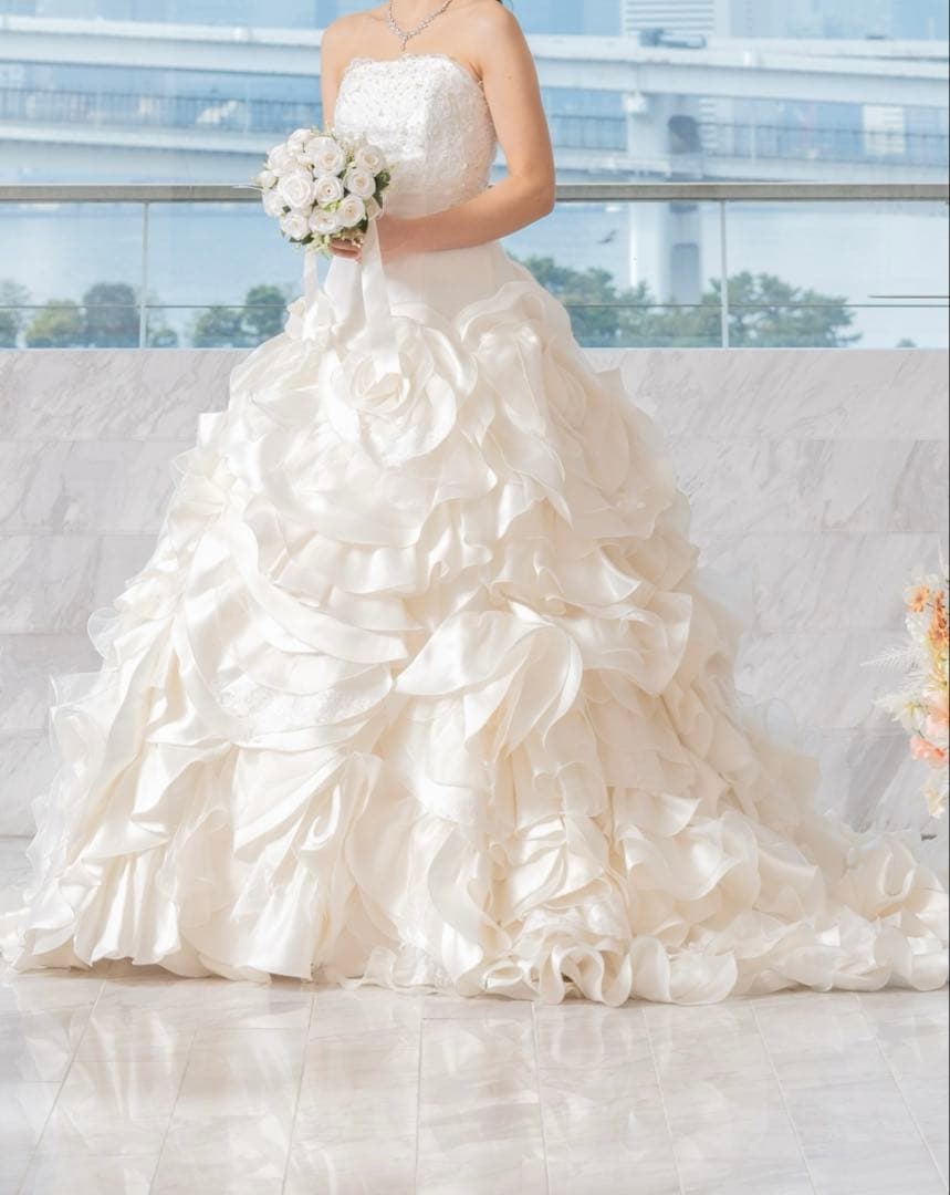 ウェディングドレス　Aライン