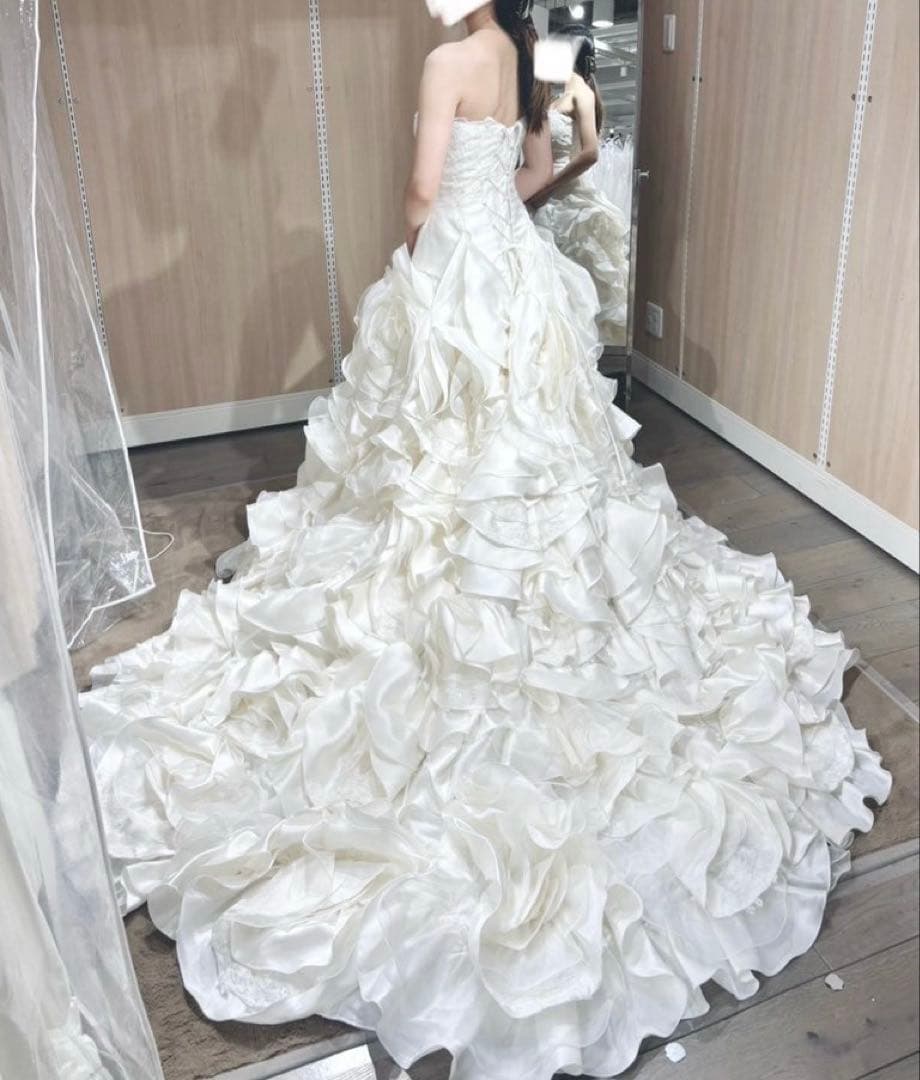 ウェディングドレス　Aライン