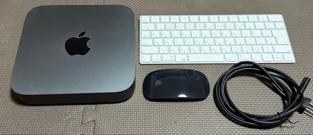 Apple Mac mini (2018) 本体 + キーボード + マウス