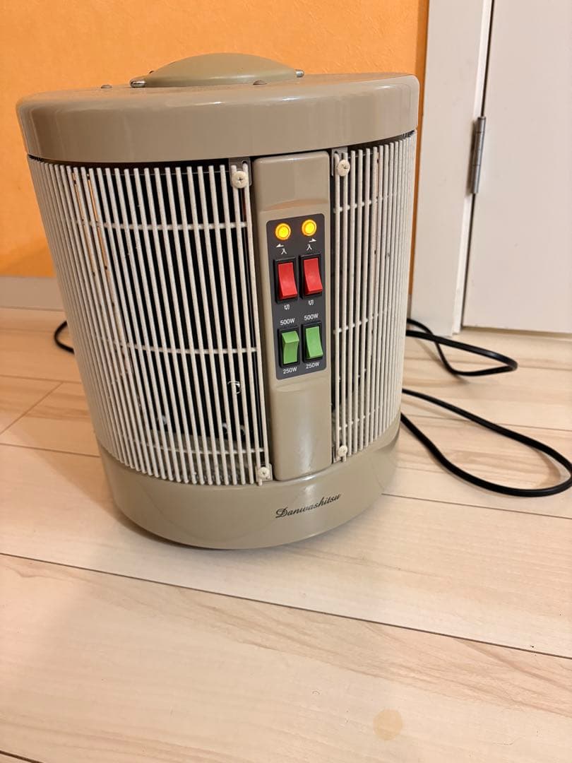 円筒形電気ヒーター ベージュ