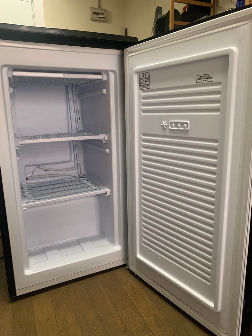 ★2023年製★アイリスオーヤマ　ノンフロン冷凍庫　60L　ブラック　黒　F30