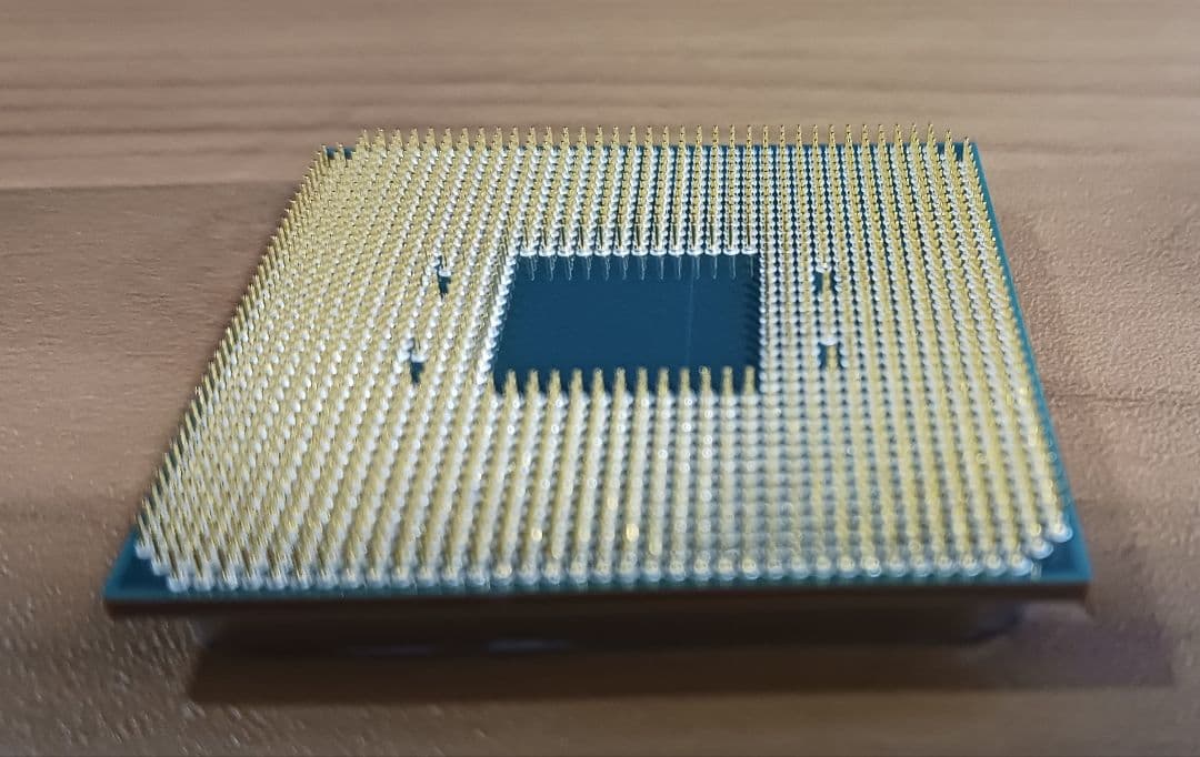【美品】AMD Ryzen 5 5600X (外箱・リテールクーラーなし)