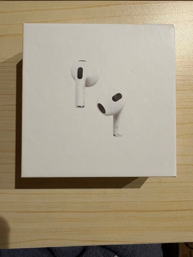 イヤホン AirPods with MagSafe Charging Case