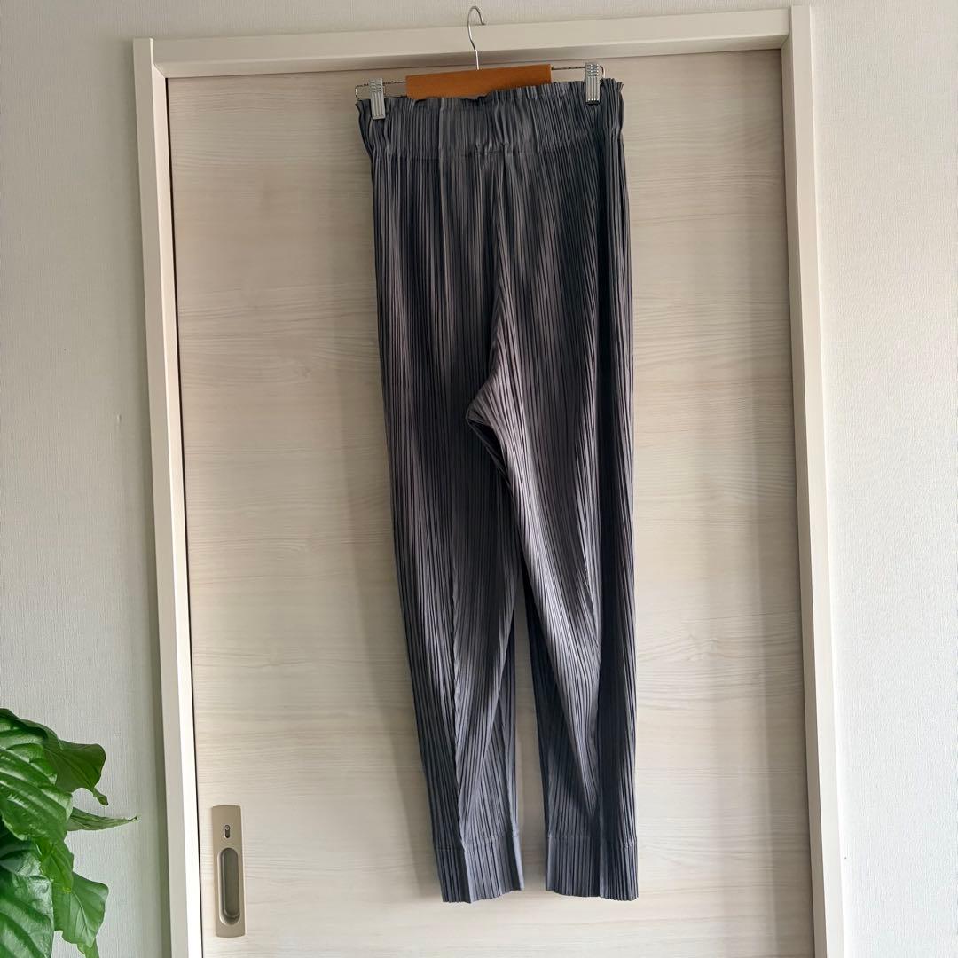 プリーツプリーズ　グレー　パンツ　美品　24/AW SPACE ROCK