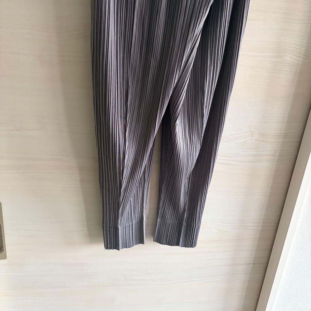 プリーツプリーズ　グレー　パンツ　美品　24/AW SPACE ROCK