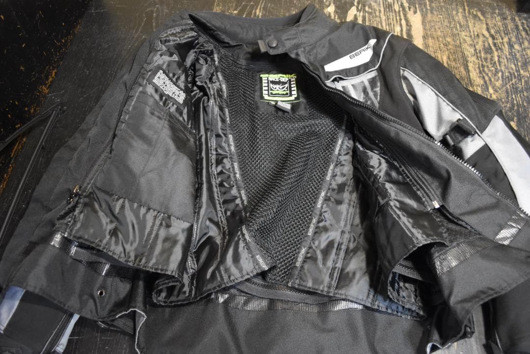 h*o様 BERIK バイク用プロテクターナイロンジャケット 黒/グレー　サイズ