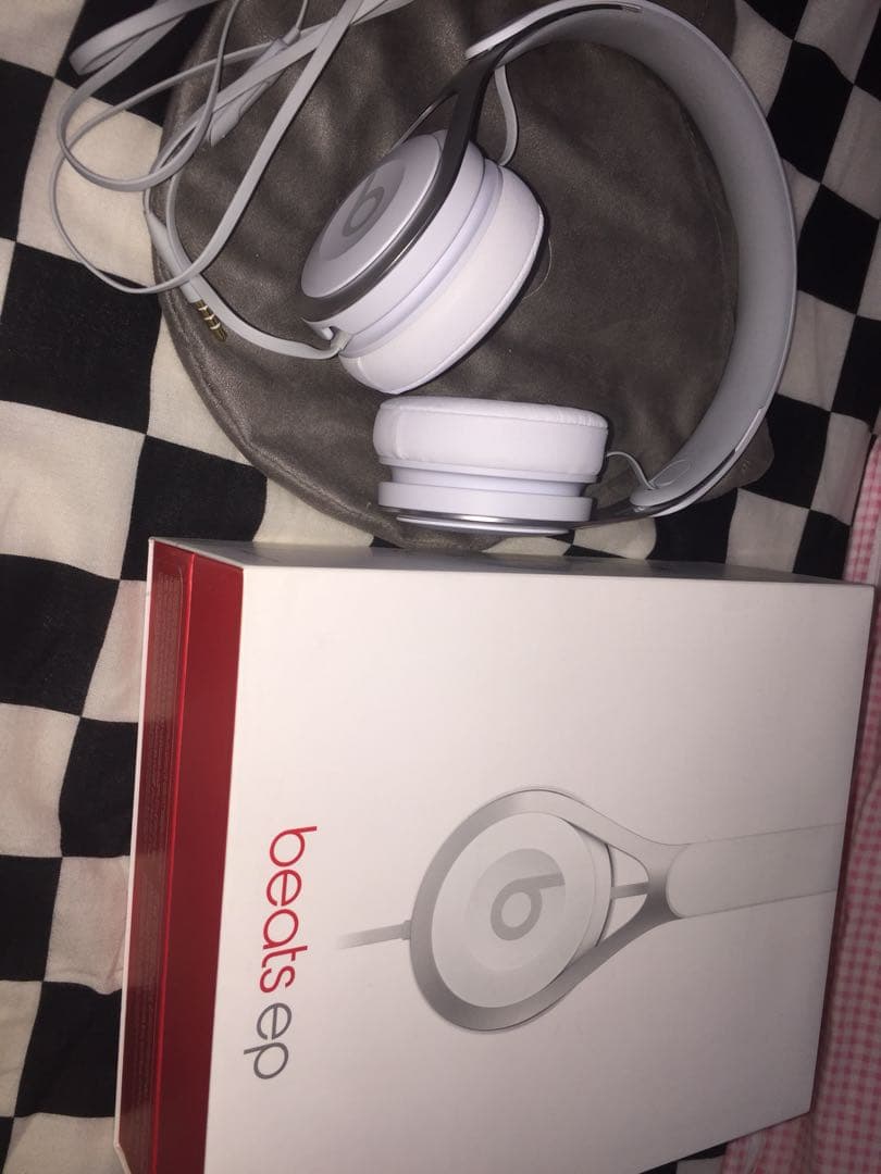 Beats有線ヘッドホン（白）