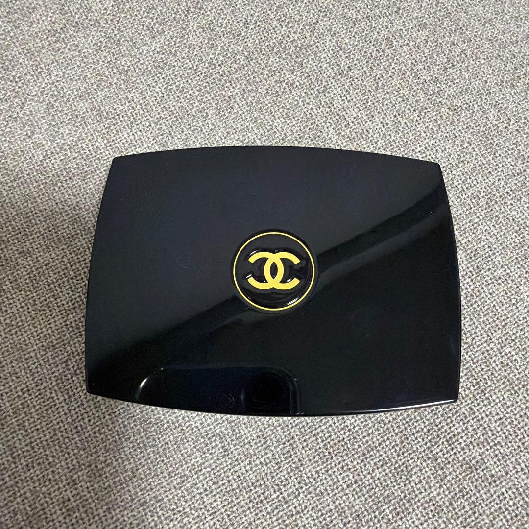 新品未使用♡ CHANEL シャネル ルミエール グラフィック アイシャドウ
