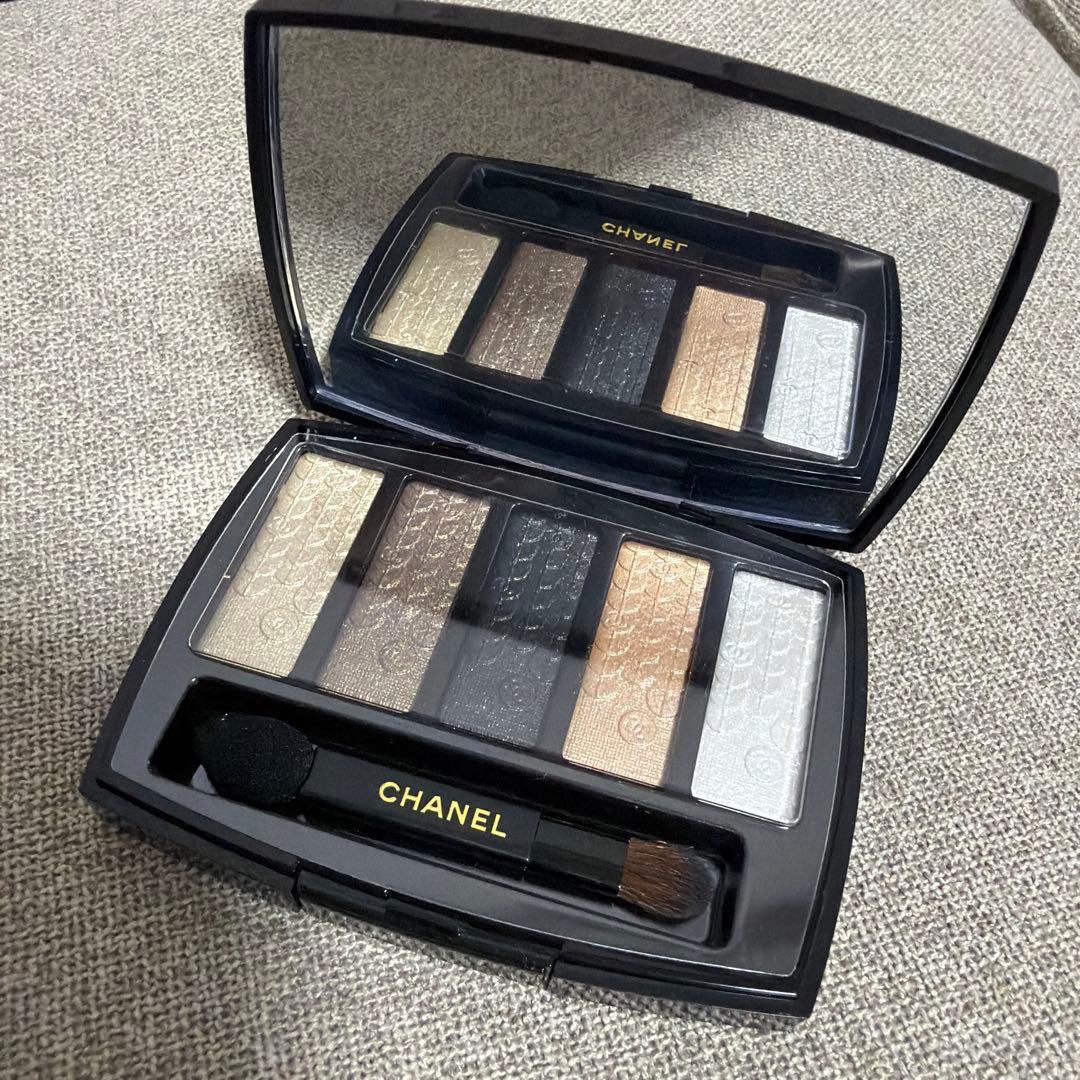 新品未使用♡ CHANEL シャネル ルミエール グラフィック アイシャドウ