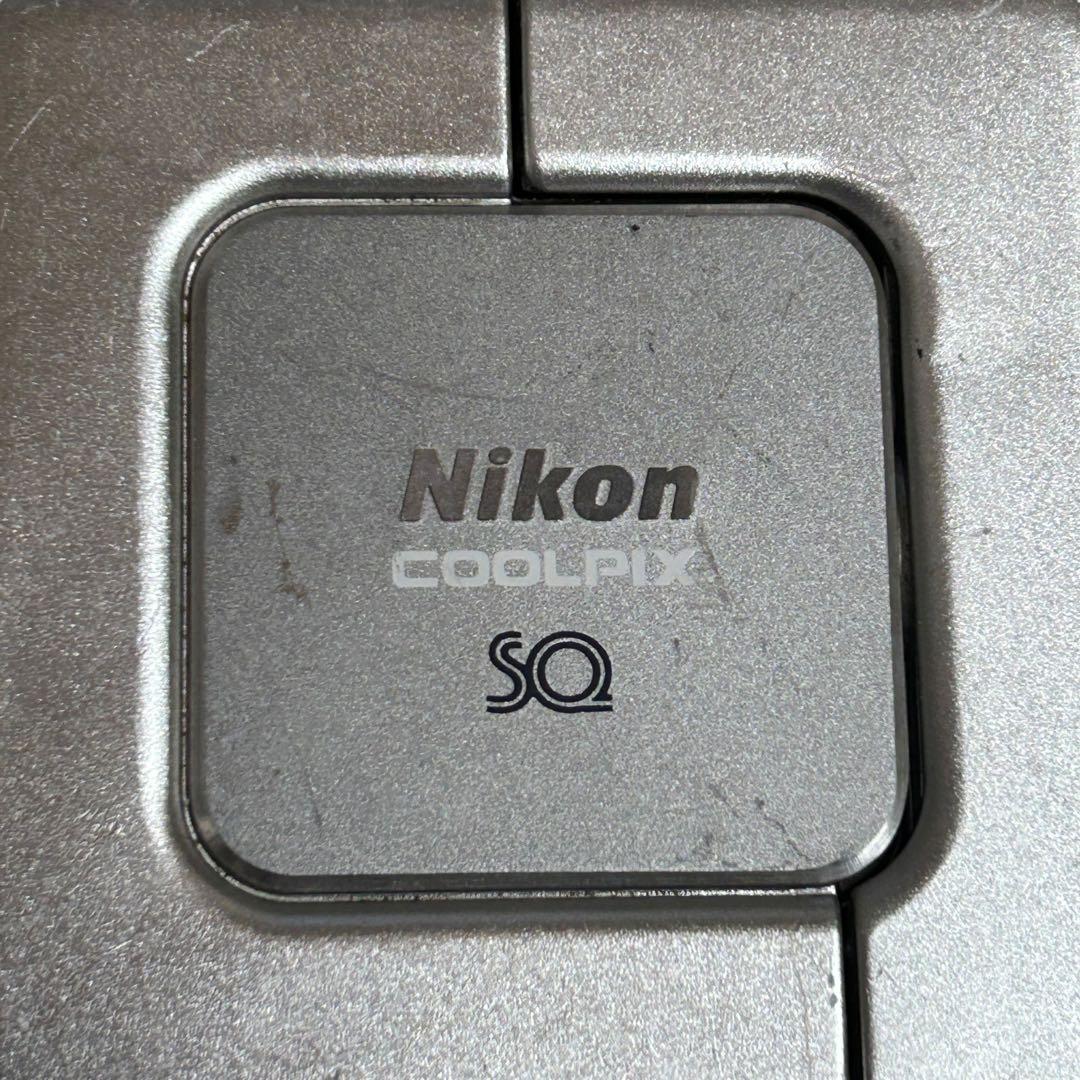 稼働品 人気のオールドコンデジ　Nikon COOLPIX SQ 希少な充電器付
