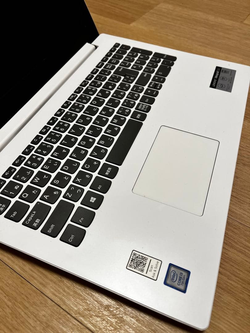 Lenovo 15.6インチノートPC ホワイト