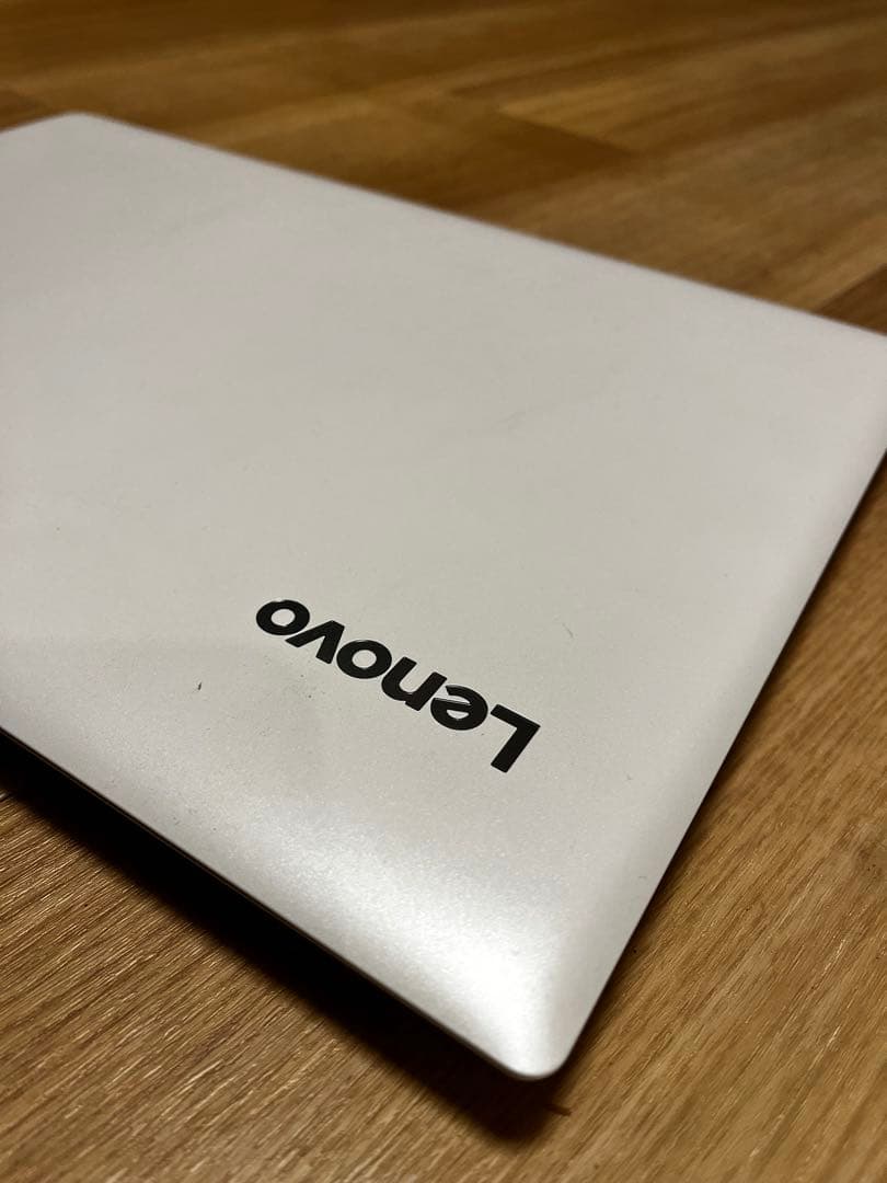 Lenovo 15.6インチノートPC ホワイト