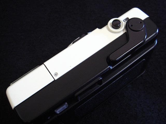 美品 コニカ C35 EF3 白 konica c35 ef3 フィルムカメラ