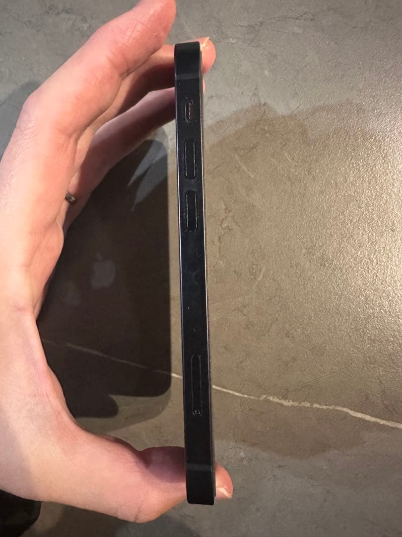 iPhone 12 mini ブラック　64GB