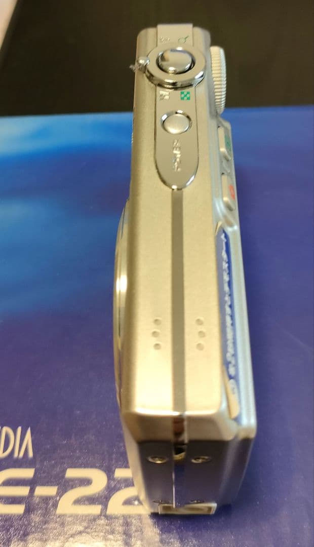 OLYMPUS CAMEDIA FE-220 シルバー 動作品 付属品付