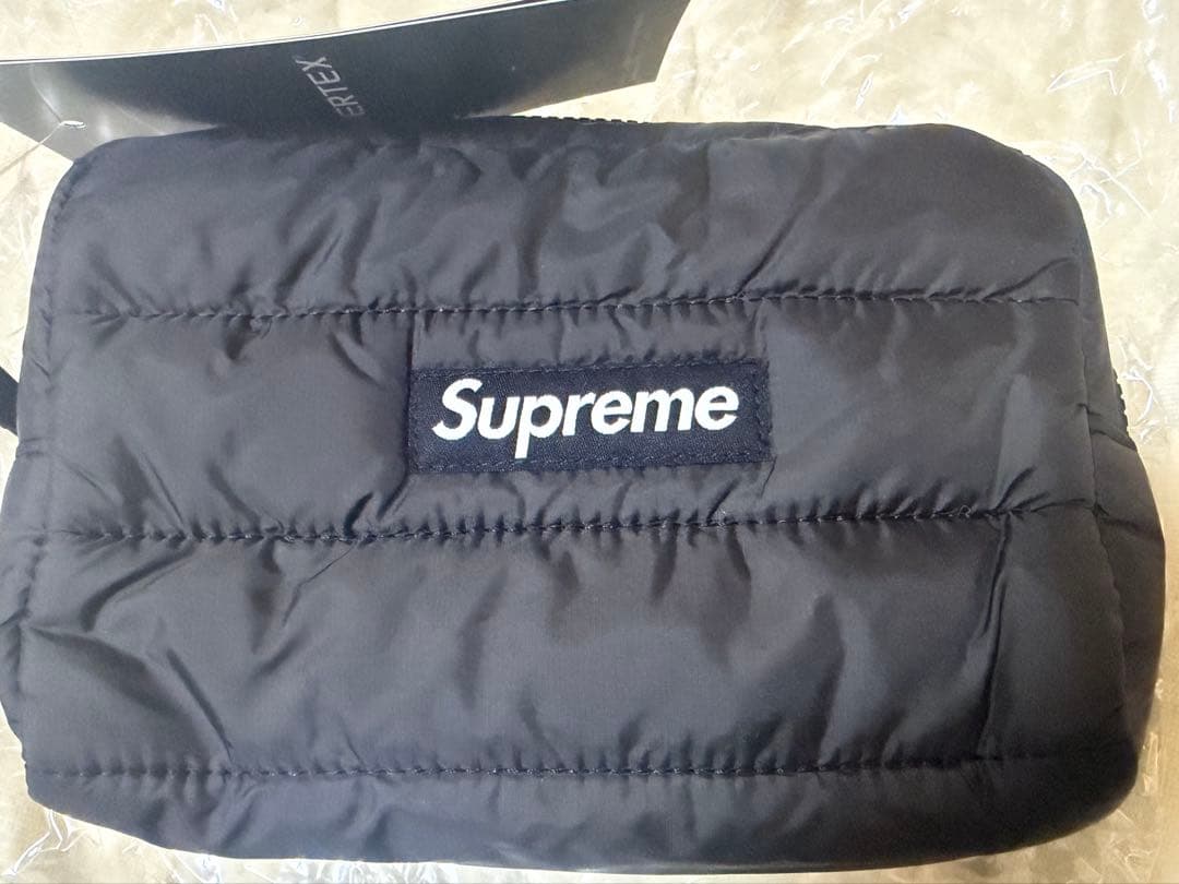 supreme puffer pouch 黒