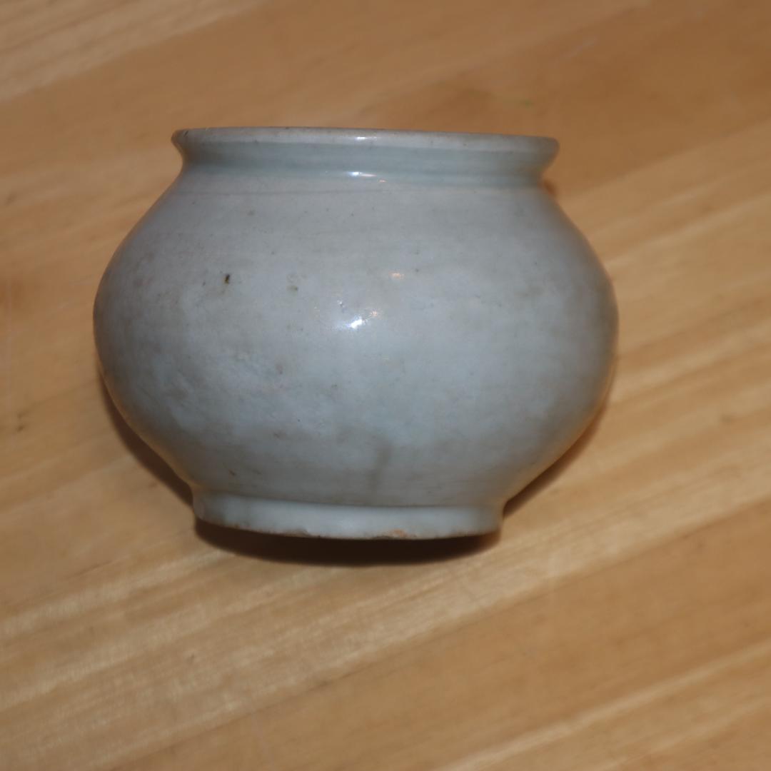 李朝白磁塩笥壺