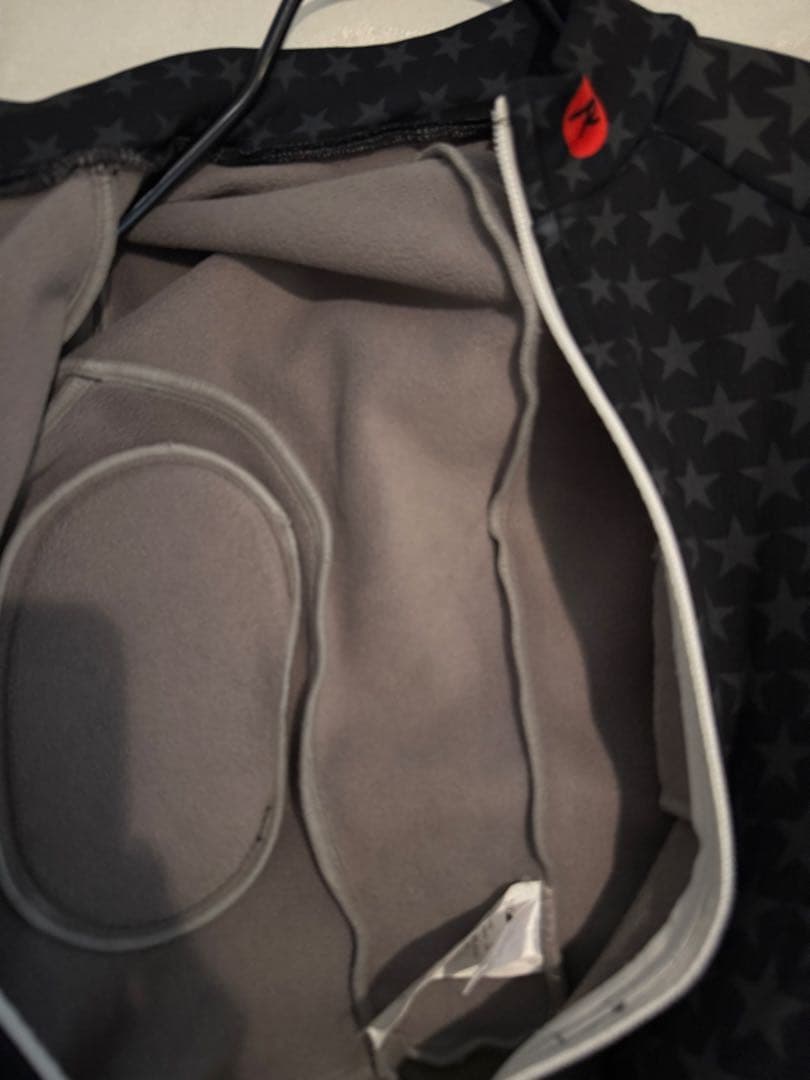 アルペンスキーワンピースROSSIGNOL スキースーツ 星柄 黒