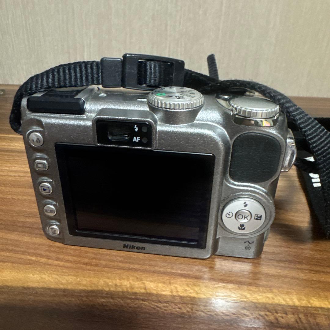 動作品 NIKON P5000 COOLPIX デジタルカメラ