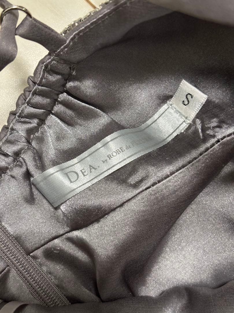 DEAディア ビジュー スリット サテン キャミ ミディアムドレス キャバドレス