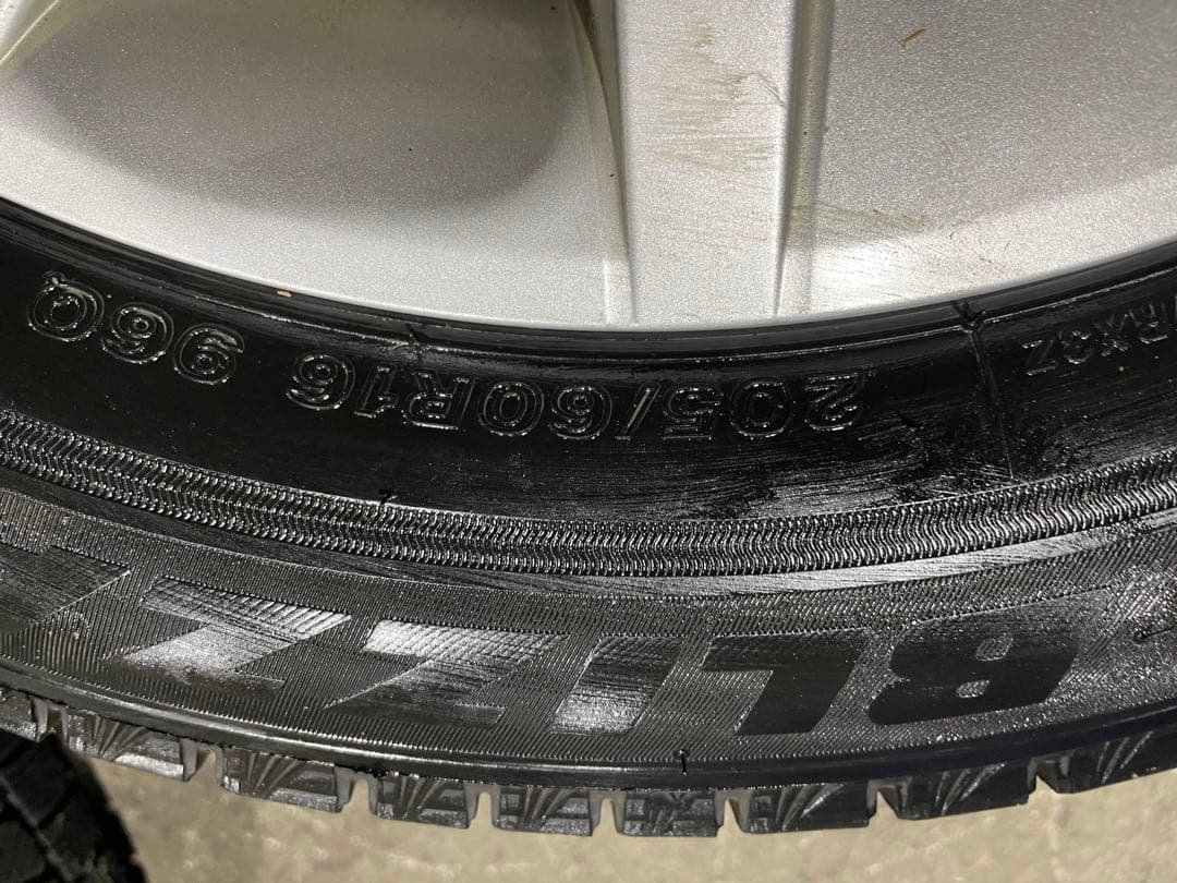 【バリ溝】ブリヂストン ブリザック VRX3 205/60R16 4本セット