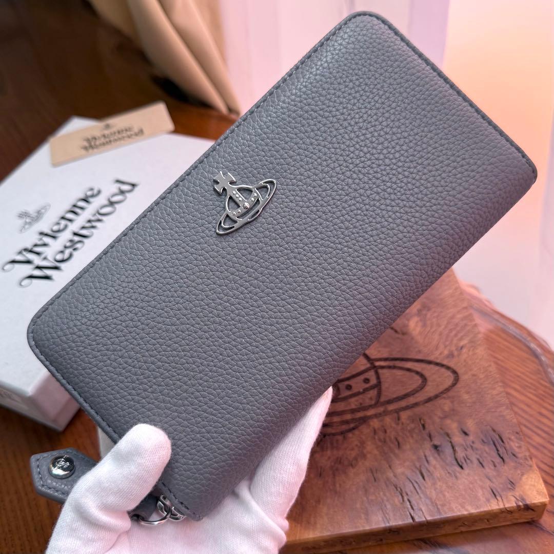 SALE/お箱付正規品Viviennewestwoodオーブ/グレー長財布