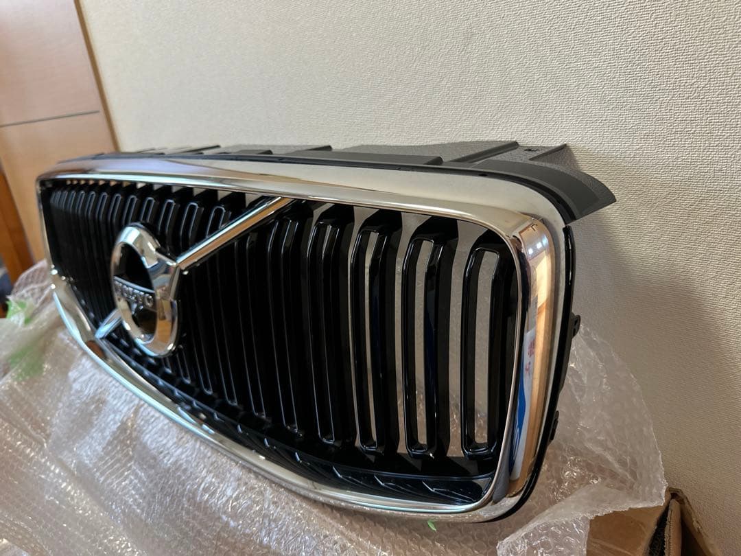 ボルボXC60 UB系 momentum モメンタム 純正グリル 美品