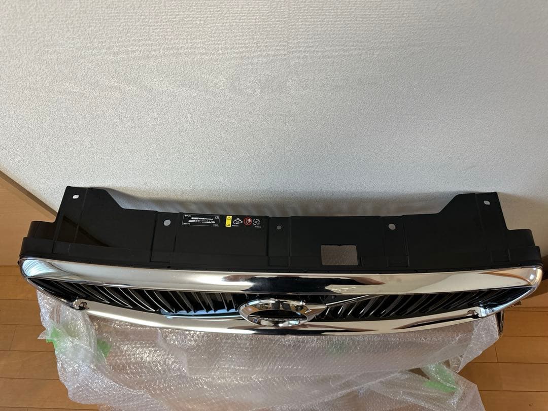 ボルボXC60 UB系 momentum モメンタム 純正グリル 美品