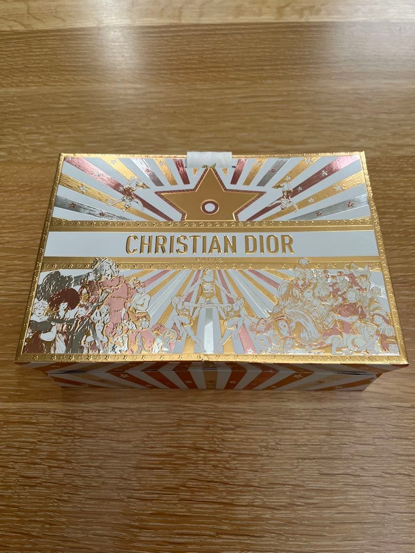 新品 Dior クチュール アイ パレット (ホリデー 2025 限定品)