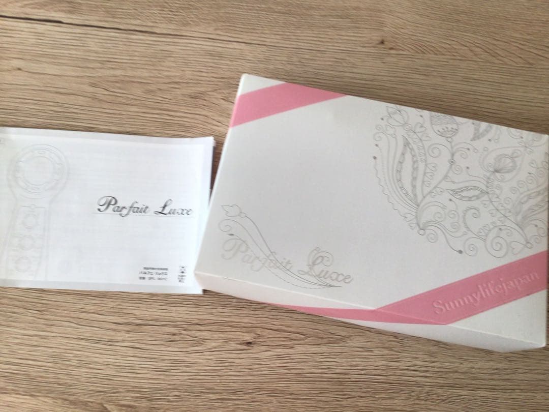 Parfait Luxe パルフェリュクス フェイスマッサージャー