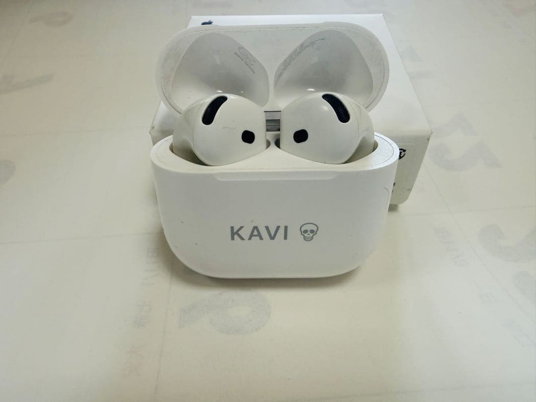 AirPods本体とUSB-C充電ケーブルセット