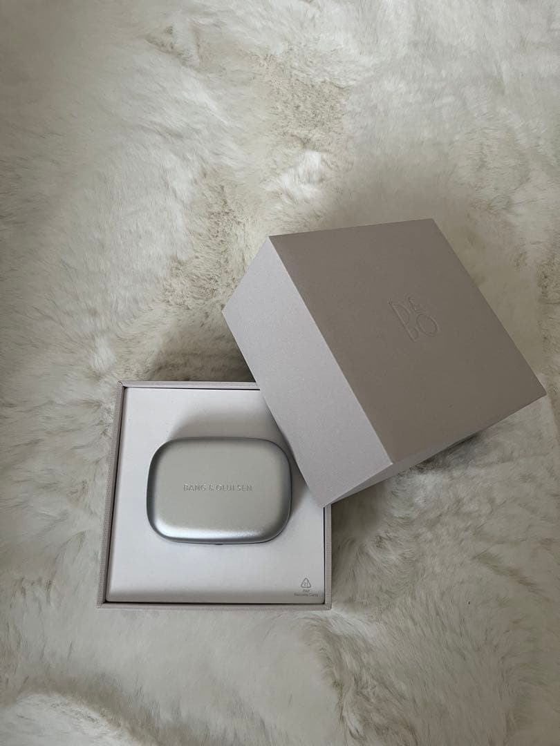 B&O（Bang & Olufsen）ワイヤレスイヤホン