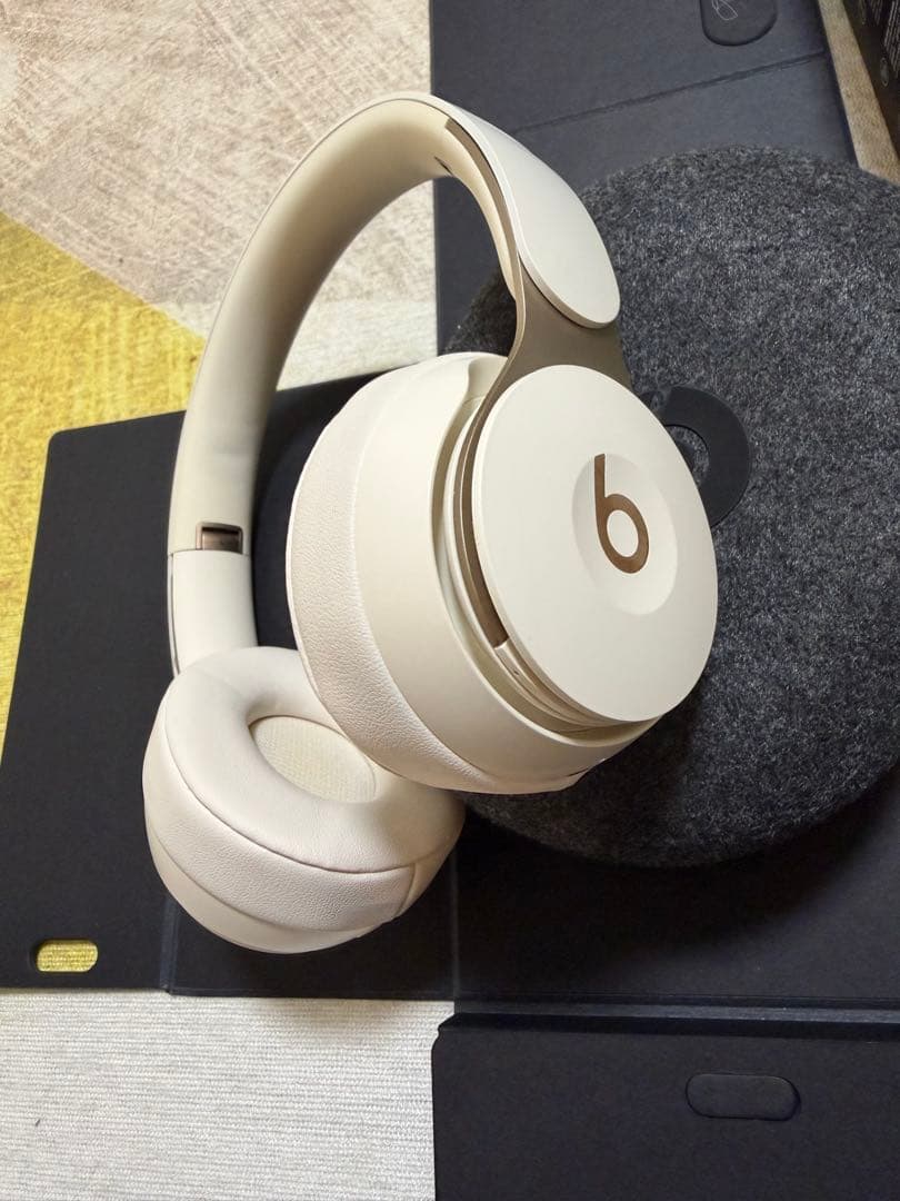 Beats Solo Pro ワイヤレスヘッドホン ホワイト 美品