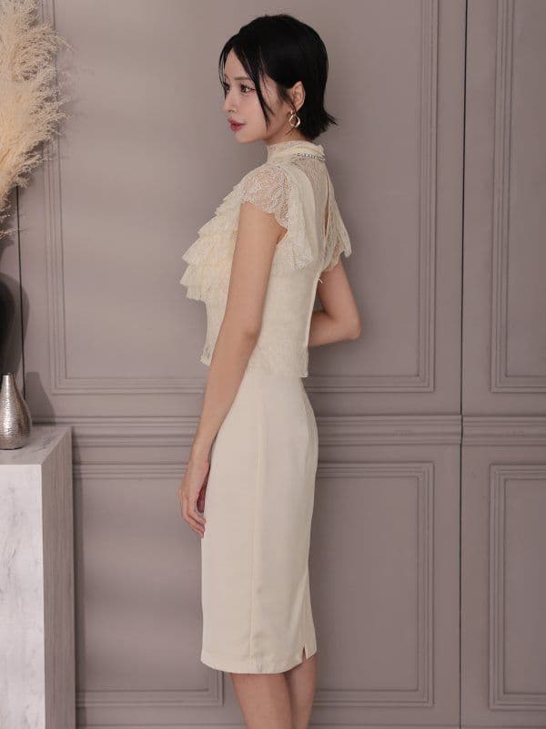 【ヴュート】フロントレースフリルビジューハイネックミディアムドレス