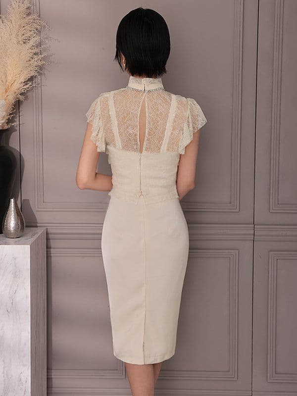 【ヴュート】フロントレースフリルビジューハイネックミディアムドレス