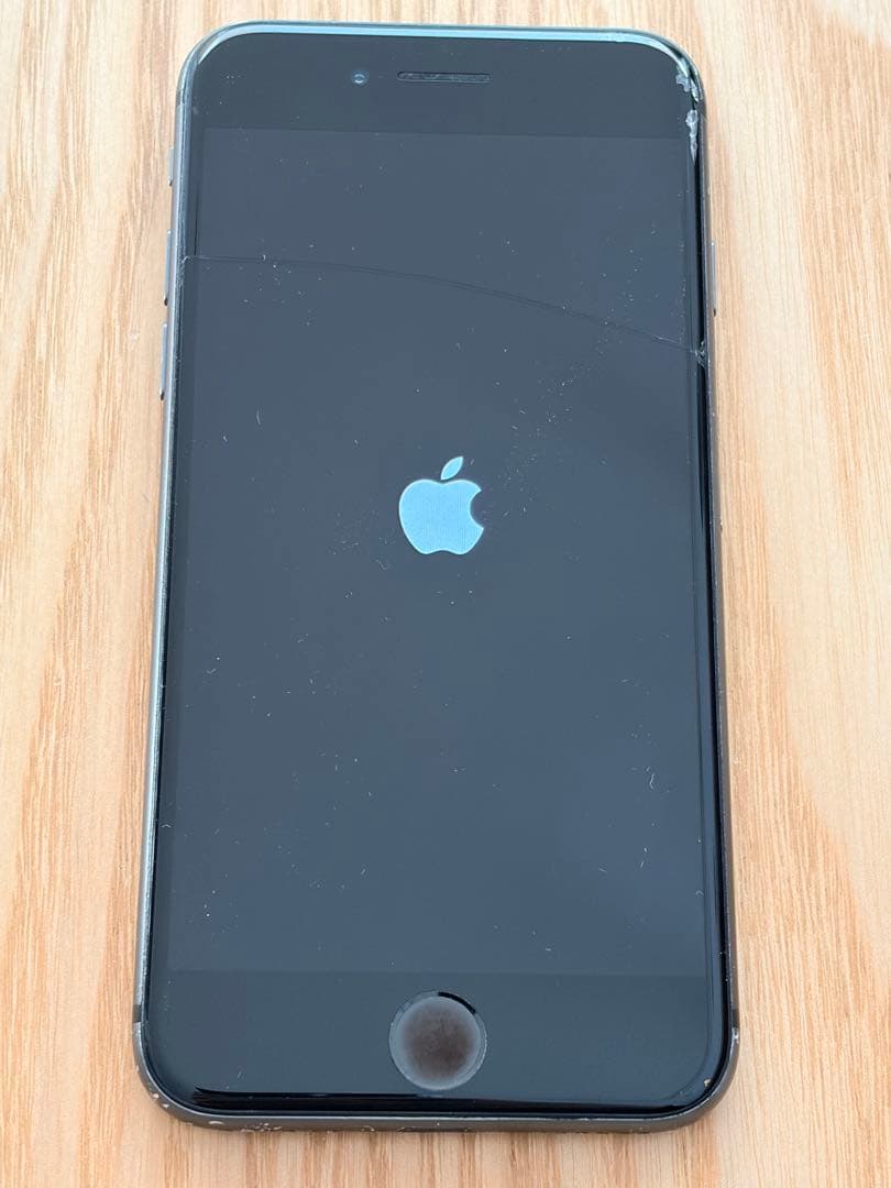 iPhone 8 スペースグレイ 64GB SIMフリー 機能不良無 画面割れ有