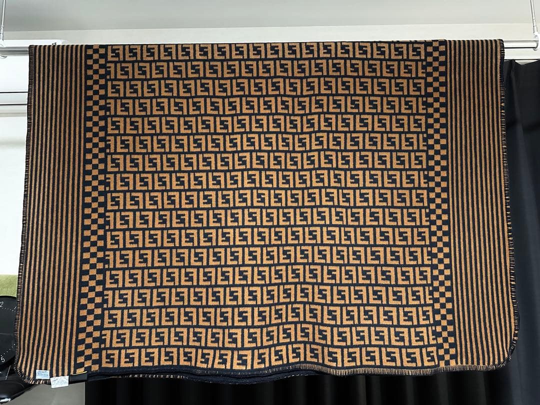 【訳あり】FENDI ズッカ柄 ブランケット140×210