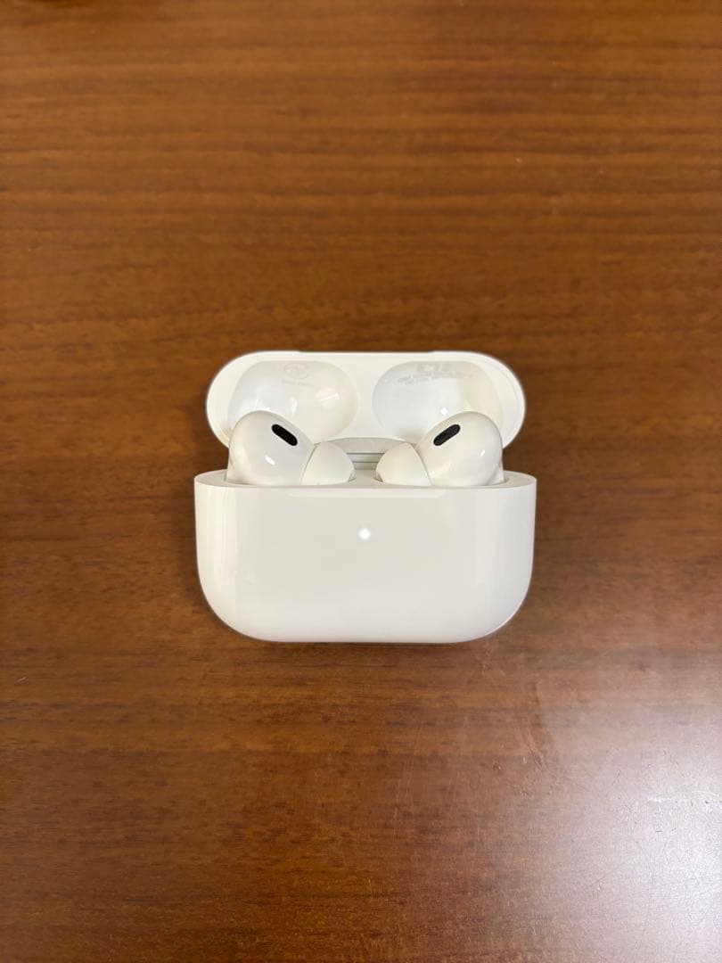 AirPods pro2本体 ホワイト 充電ケース・イヤーチップ付き