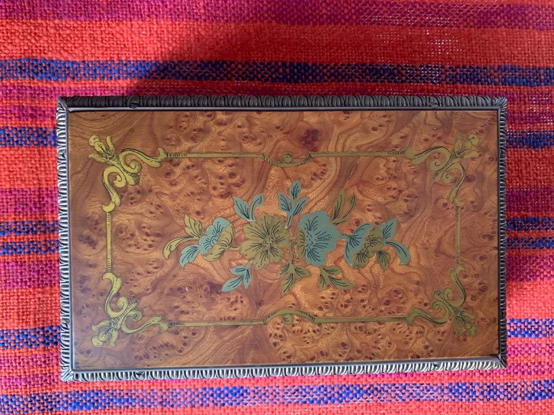 リュージュ　楡のこぶ材に真鍮としろめの象眼