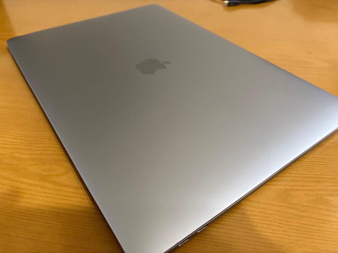 MacBook本体 MacBook Pro 2018 15 inch i9 32GB 512GB