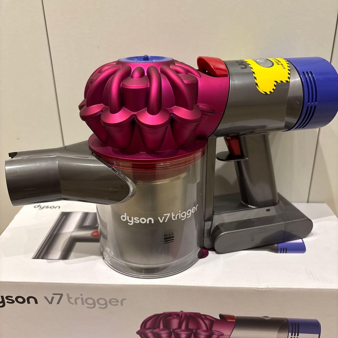 【動作品】Dyson V7 trigger ダイソン　美品