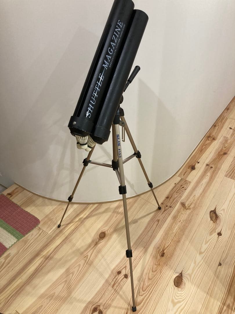 特許取得品　バドミントン　ノックマシン　三脚