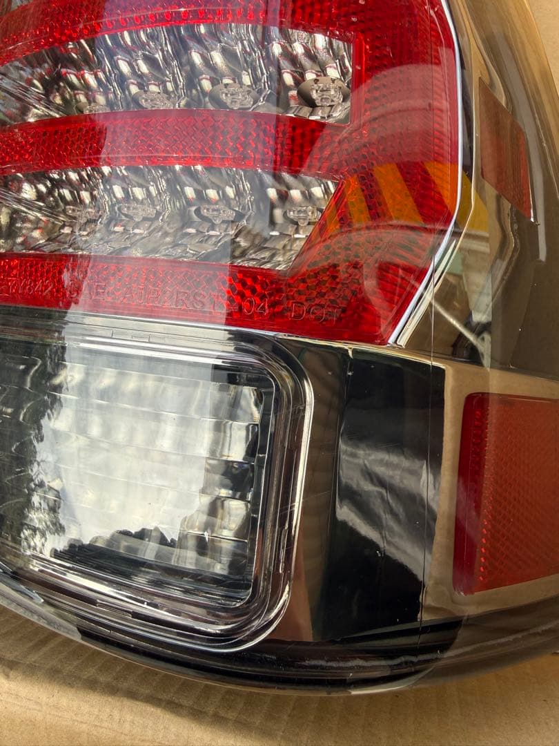 ハイラックスサーフ　TRN215 テールランプ　テールレンズ　LEDテール