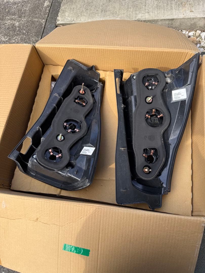 ハイラックスサーフ　TRN215 テールランプ　テールレンズ　LEDテール