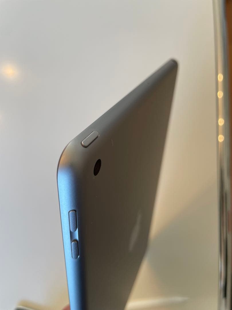 Apple iPad 第六世代　32GB Wifiモデル